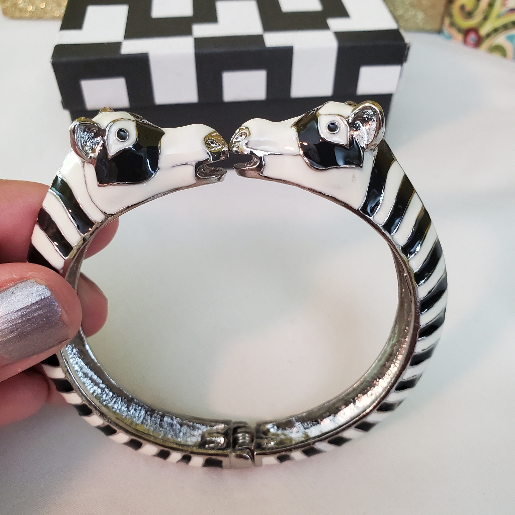 The Limited Zebra Bracelet 13$